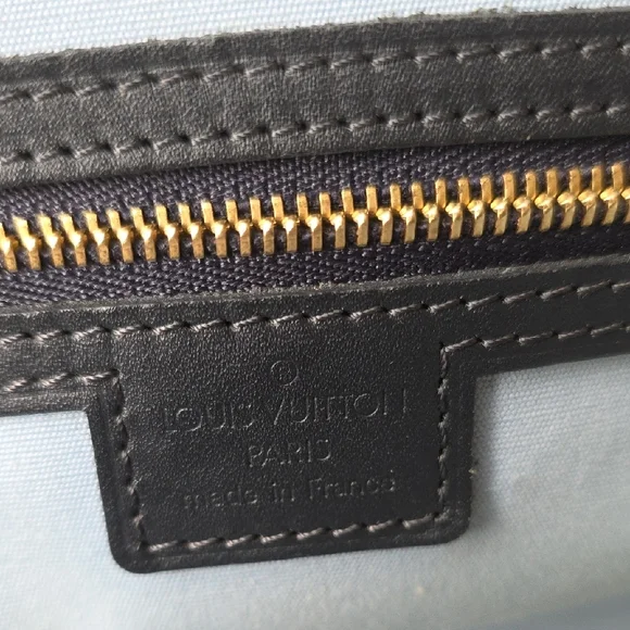 Louis Vuitton Canvas Mongram Hand Bag - Picture 11 of 14